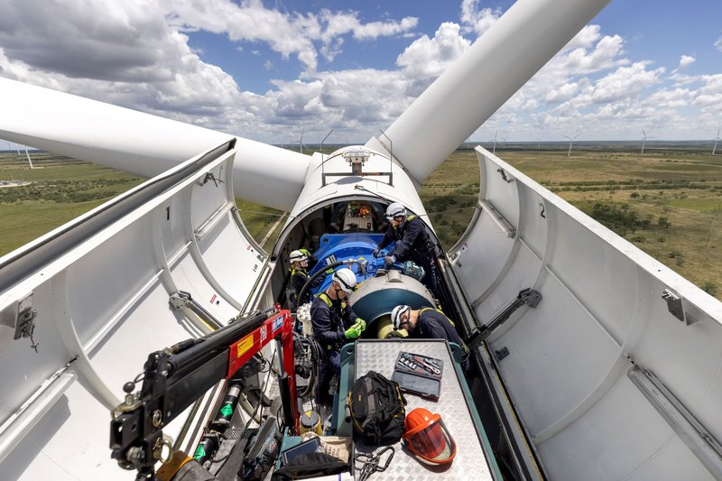 Service technicians on a wind turbine